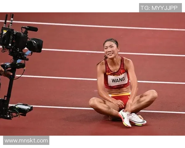 中国首位冲浪世界巡回赛选手成功晋级年度总决赛创造历史新纪录 中国首位冲浪世界巡回赛选手成功晋级年度总决赛创造历史新纪录