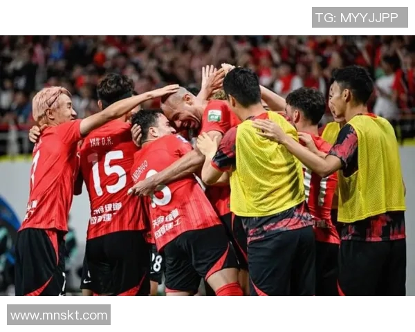 中超赛场再现争议行为引发球迷热议各方观点激烈碰撞 中超赛场再现争议行为引发球迷热议各方观点激烈碰撞